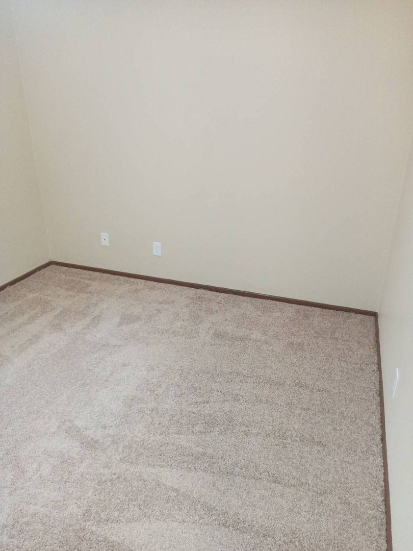 Apartment for rent at 128-152 Idylwood Dr SE, Salem, OR 97302