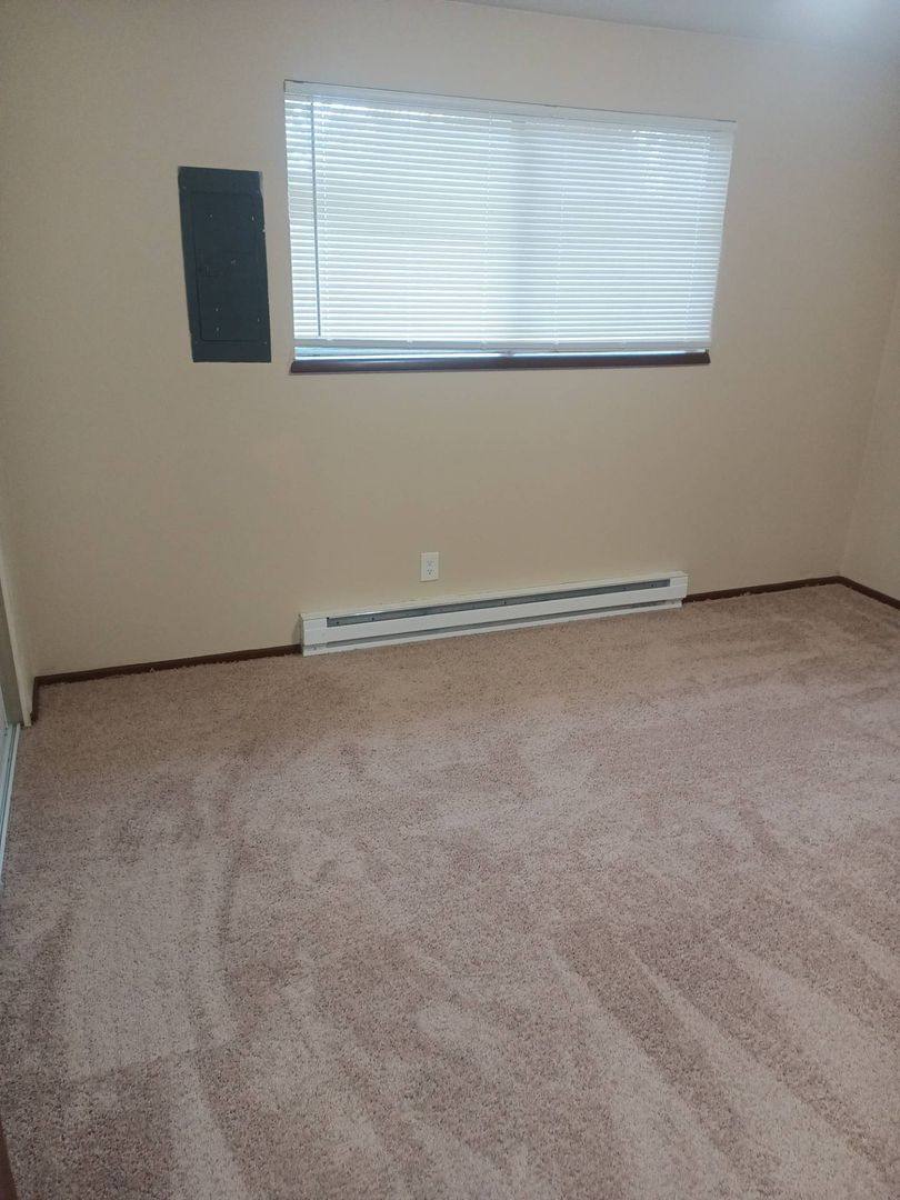 Apartment for rent at 128-152 Idylwood Dr SE, Salem, OR 97302