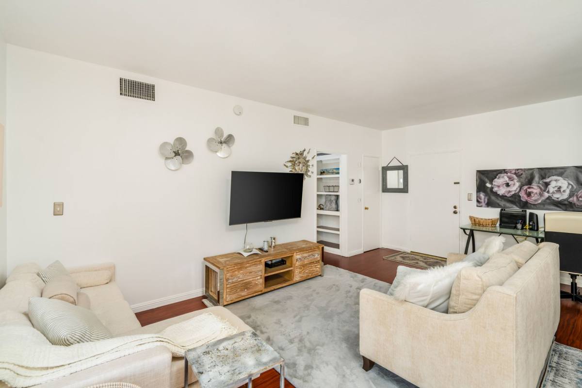 Apartment for rent at 1377 S Beverly Glen Blvd, Los Angeles, CA 90024