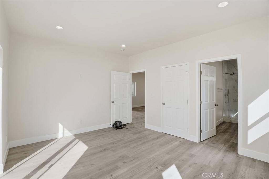 Apartment for rent at 19258 Strathern St, Reseda, CA 91335