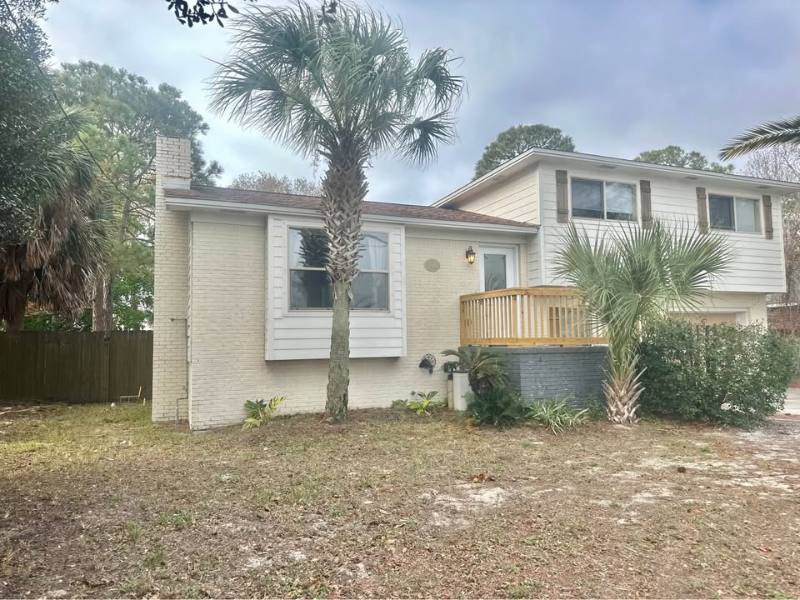 1110 Airport Rd, Destin, FL 32541