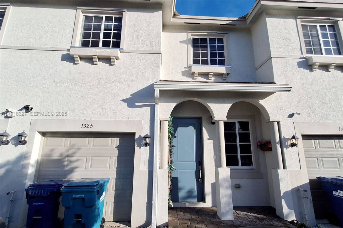 Townhouse for rent at 1325 NW 208th Terrace, Miami, FL 33169