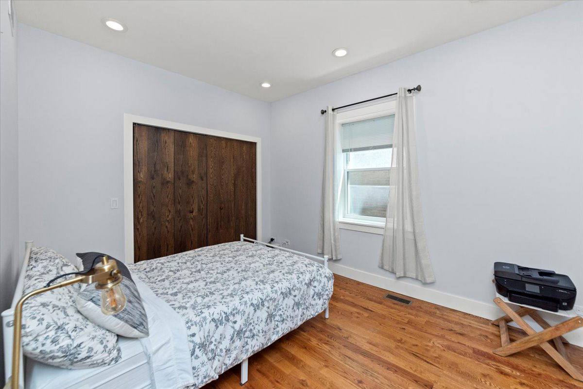 4912 N Washtenaw Ave #1, Chicago, IL 60625 - Apartment for Rent - Image 8