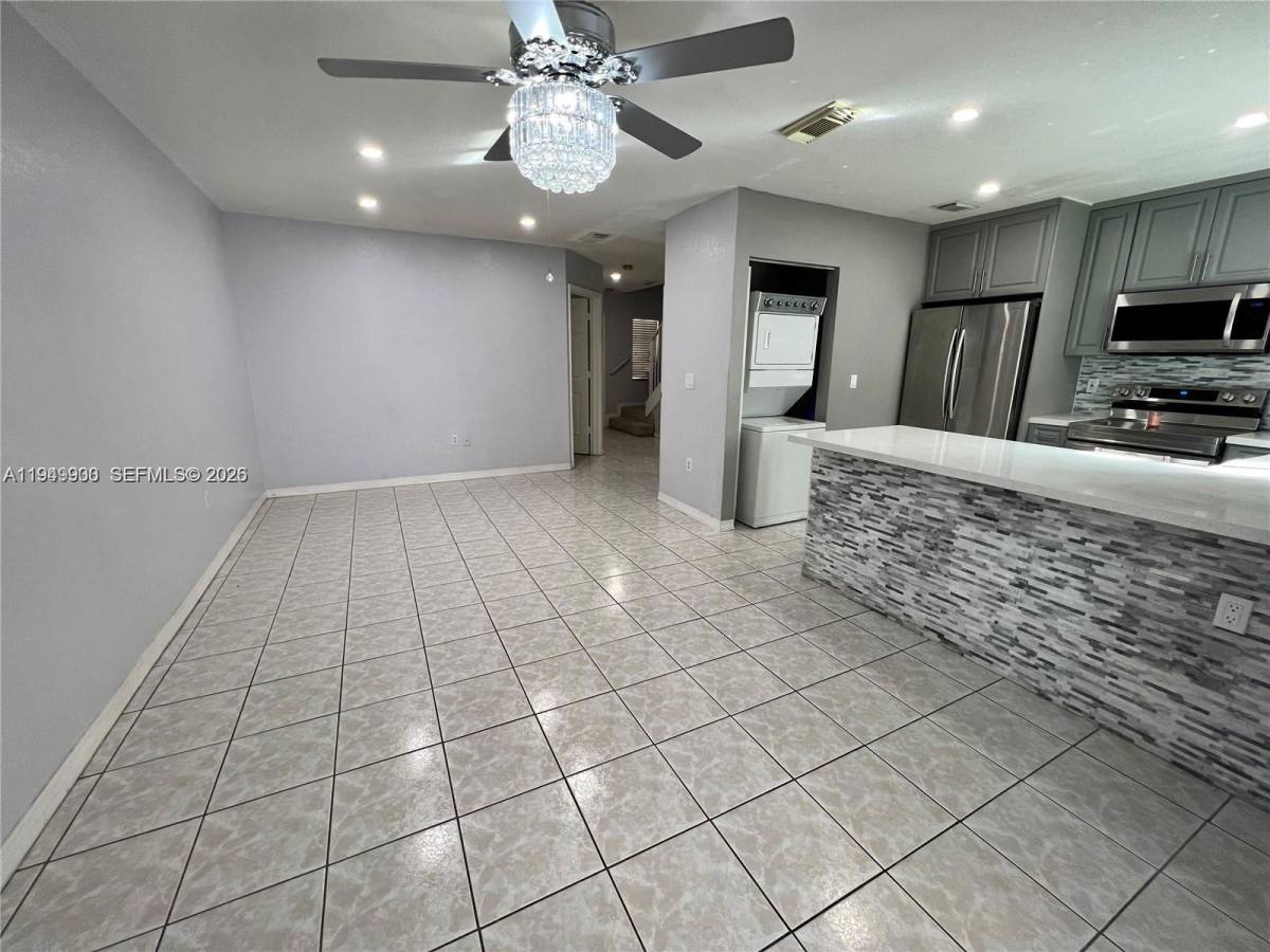 Townhouse for rent at 10644 NW 87th Court #106, Hialeah, FL 33018