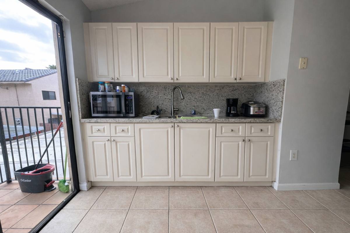 Condo for rent at 2871 W 76th St #201, Hialeah, FL 33018