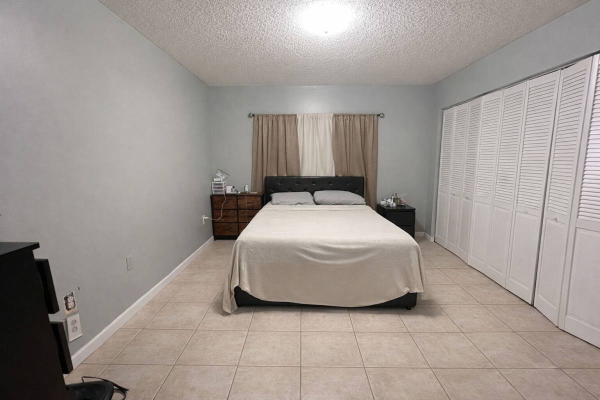 Condo for rent at 2871 W 76th St #201, Hialeah, FL 33018