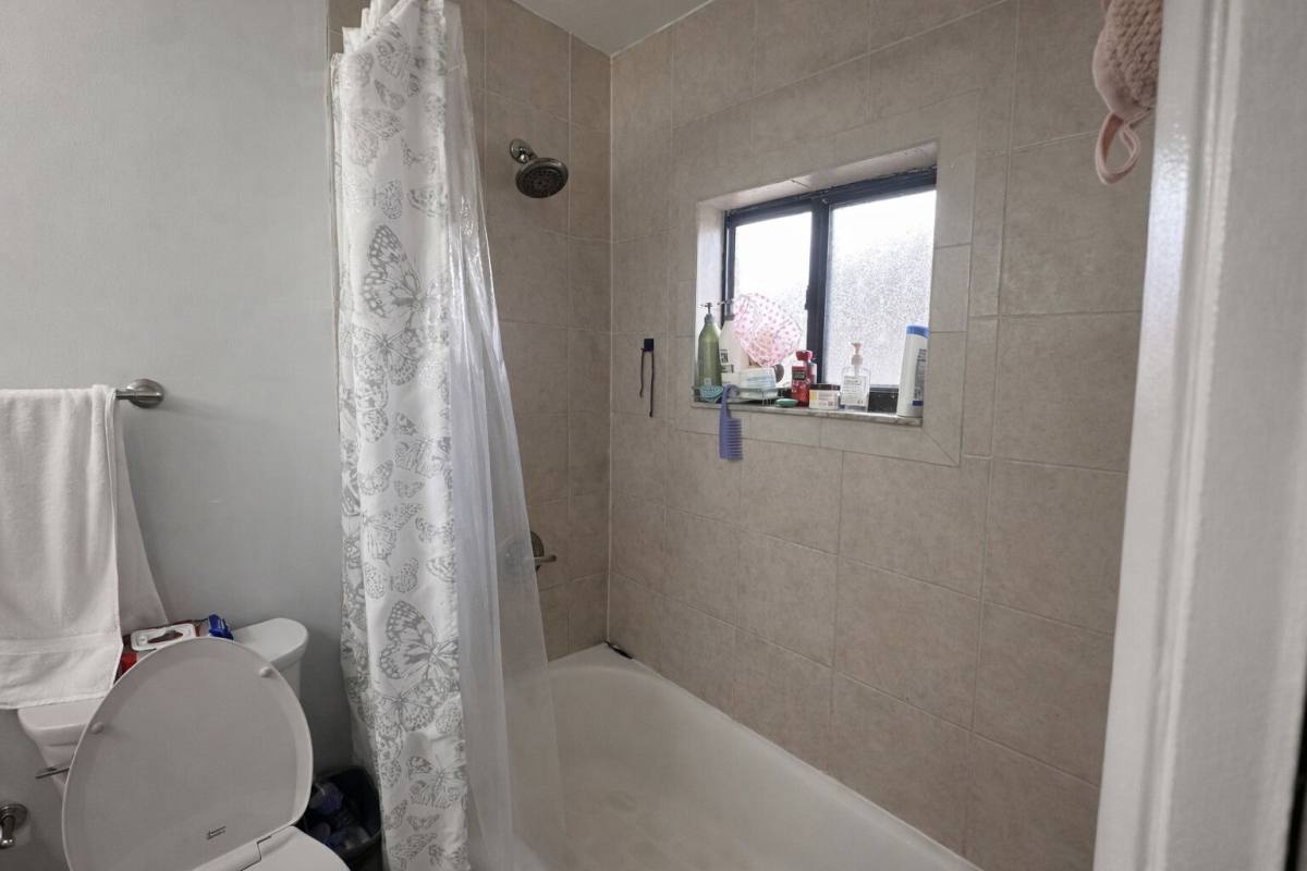 Condo for rent at 2871 W 76th St #201, Hialeah, FL 33018