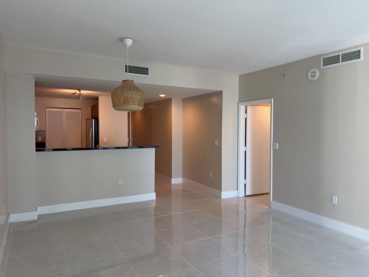 Apartment for rent at 253 NE 2nd St #VIZCAYNE Condo 1504, Miami, FL 33132