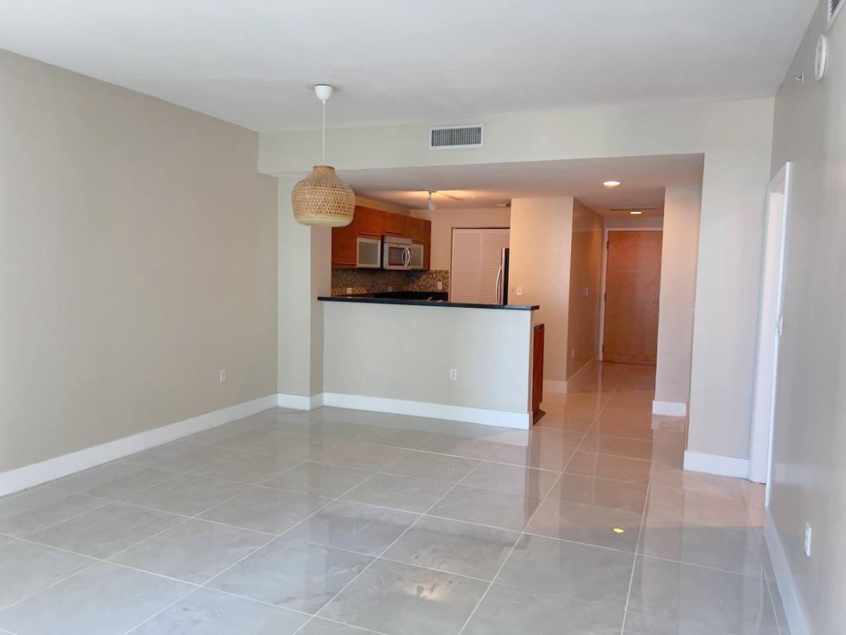 Apartment for rent at 253 NE 2nd St #VIZCAYNE Condo 1504, Miami, FL 33132