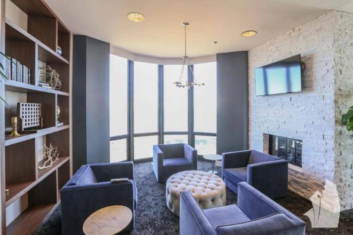 Townhouse for rent at 1730 N Clark St #1409, Chicago, IL 60614