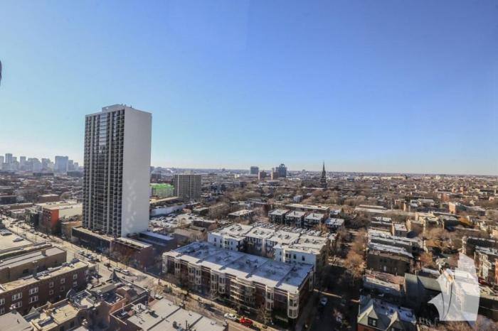 Townhouse for rent at 1730 N Clark St #1409, Chicago, IL 60614