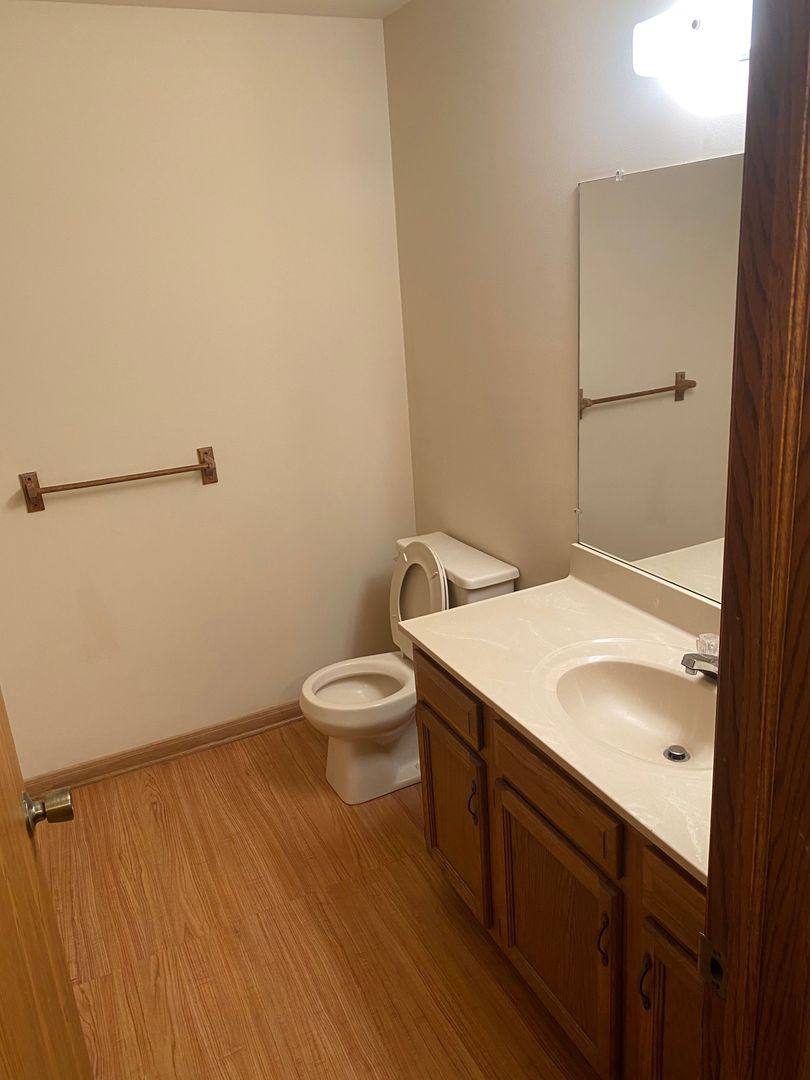 Apartment for rent at 5200 Pointe Dr, East China, MI 48054