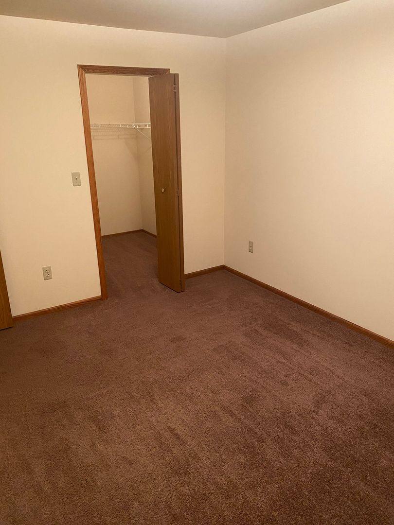Apartment for rent at 5200 Pointe Dr, East China, MI 48054