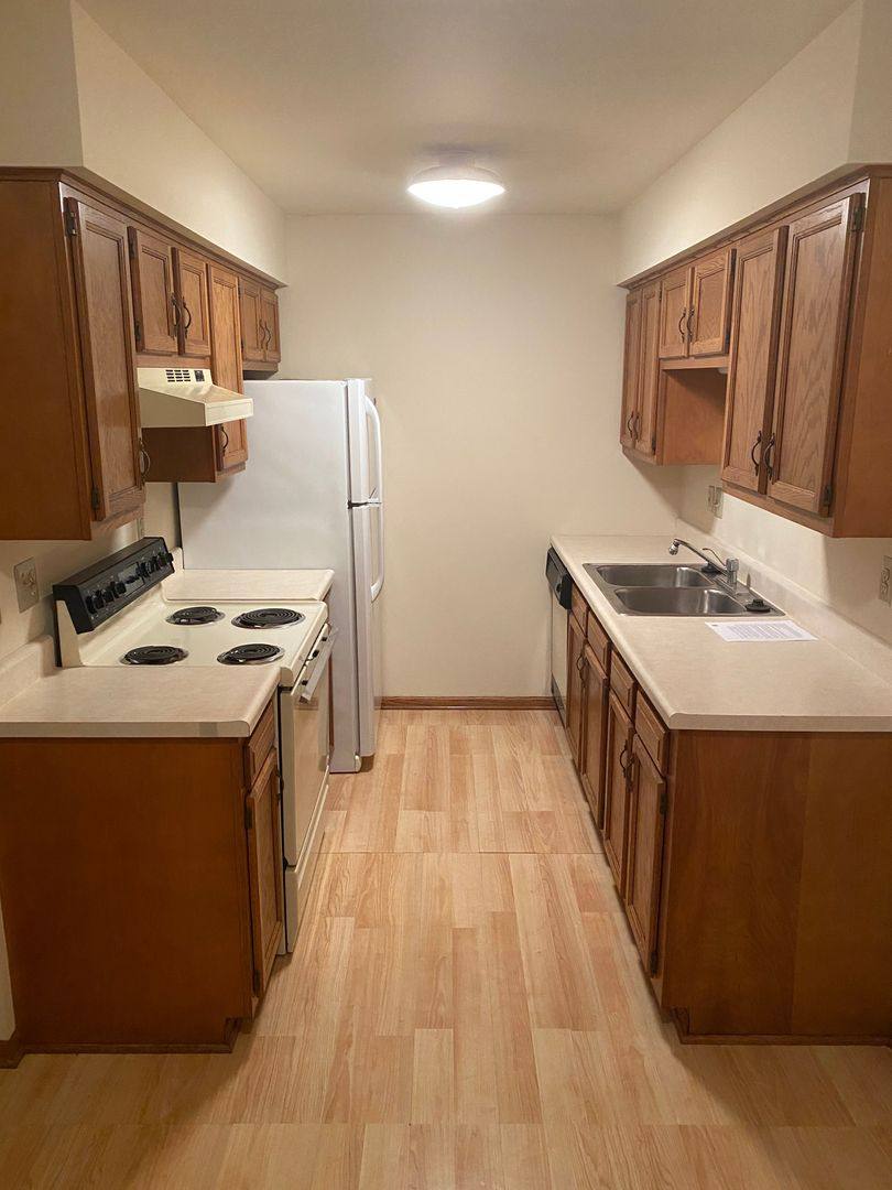 Apartment for rent at 5200 Pointe Dr, East China, MI 48054