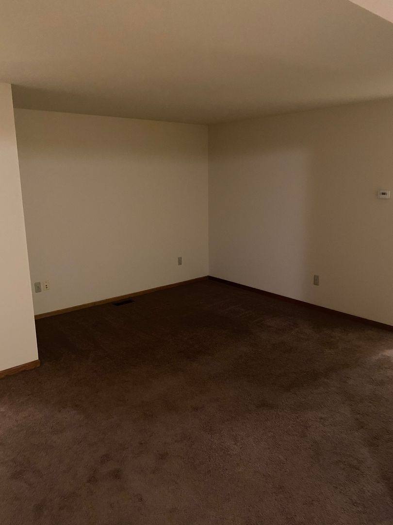 Apartment for rent at 5200 Pointe Dr, East China, MI 48054