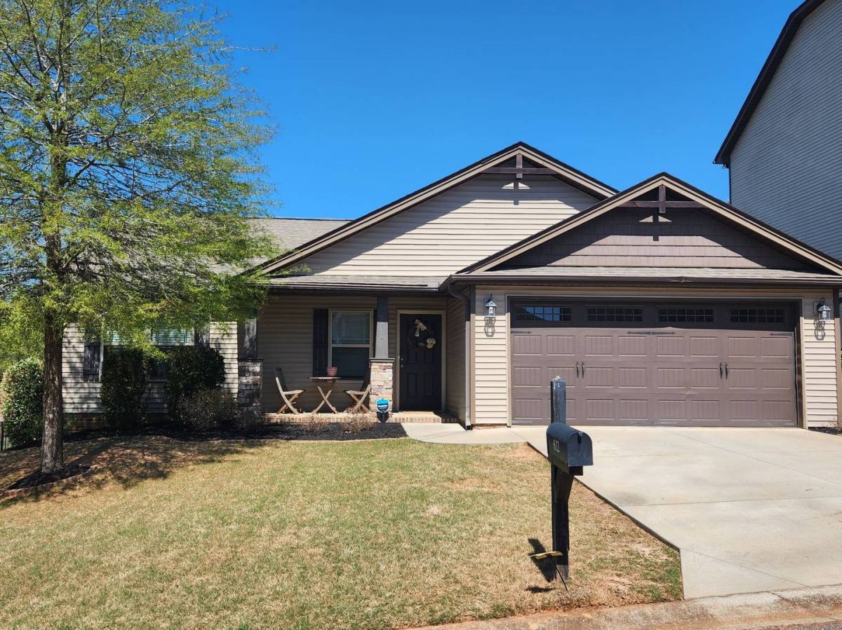 House for rent at 612 Sandstone Dr, Seneca, SC 29678