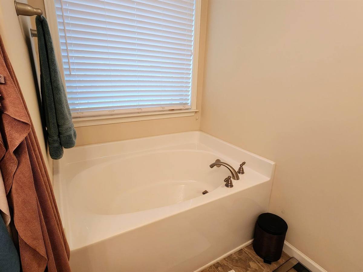 House for rent at 612 Sandstone Dr, Seneca, SC 29678