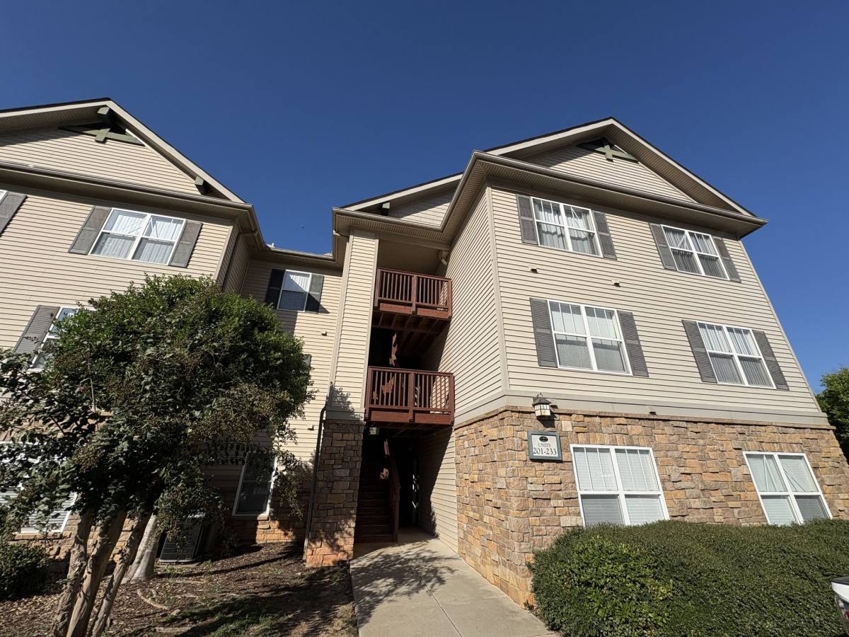 Apartment for rent at 201 Harts Cove Way, Seneca, SC 29678