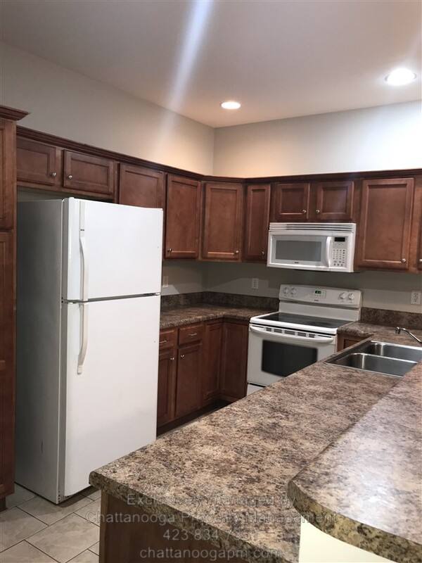 Townhouse for rent at 2704 Stone Trace Dr, Chattanooga, TN 37421