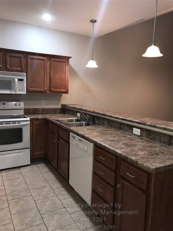 Townhouse for rent at 2704 Stone Trace Dr, Chattanooga, TN 37421