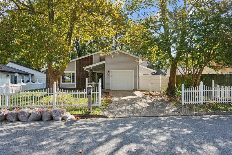 Townhouse for rent at 630 Orangewood Dr, Virginia Beach, VA 23453