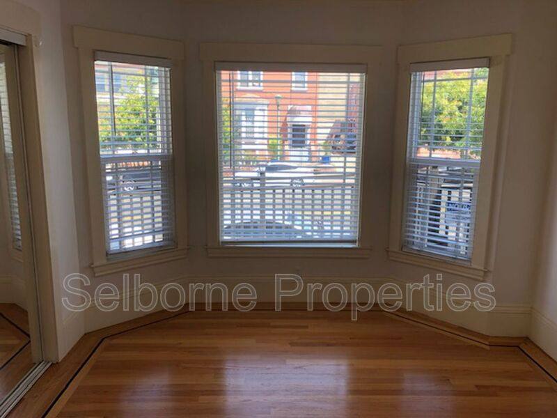 Apartment for rent at 937 International Blvd, Oakland, CA 94606