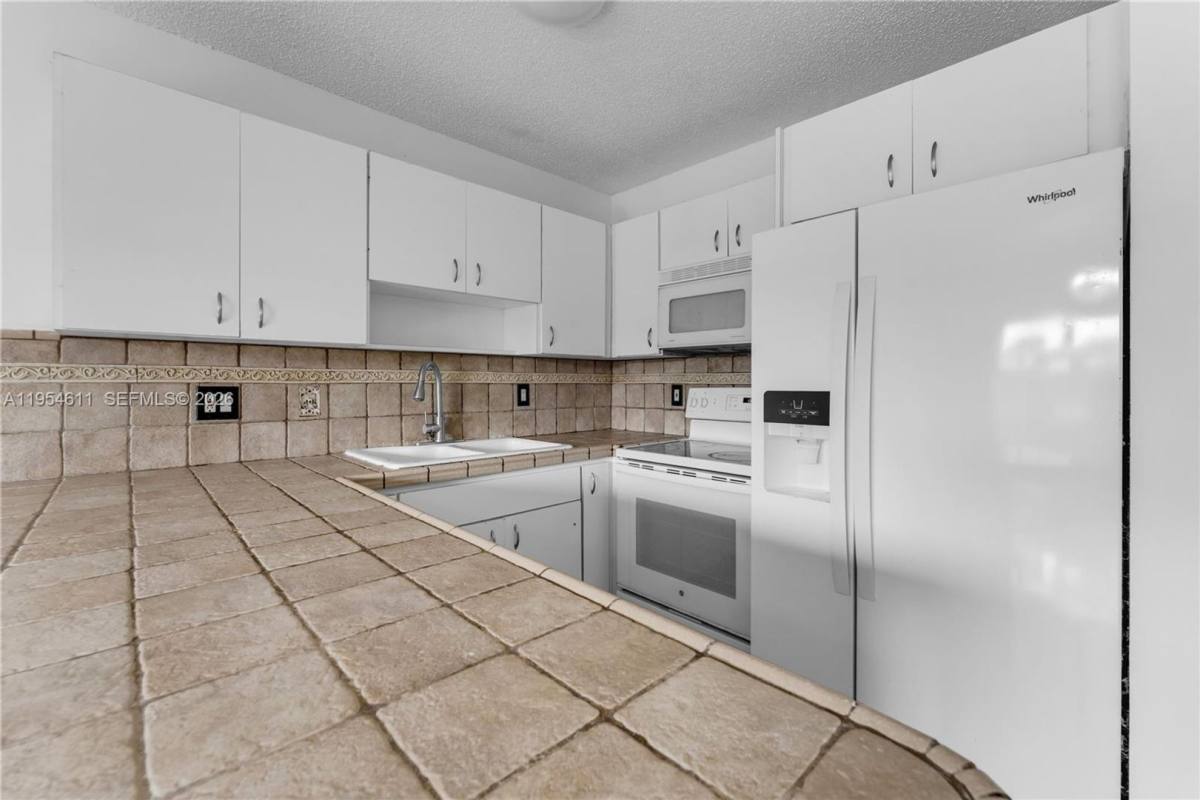 House for rent at 6350 SW 139th Ave, Miami, FL 33183