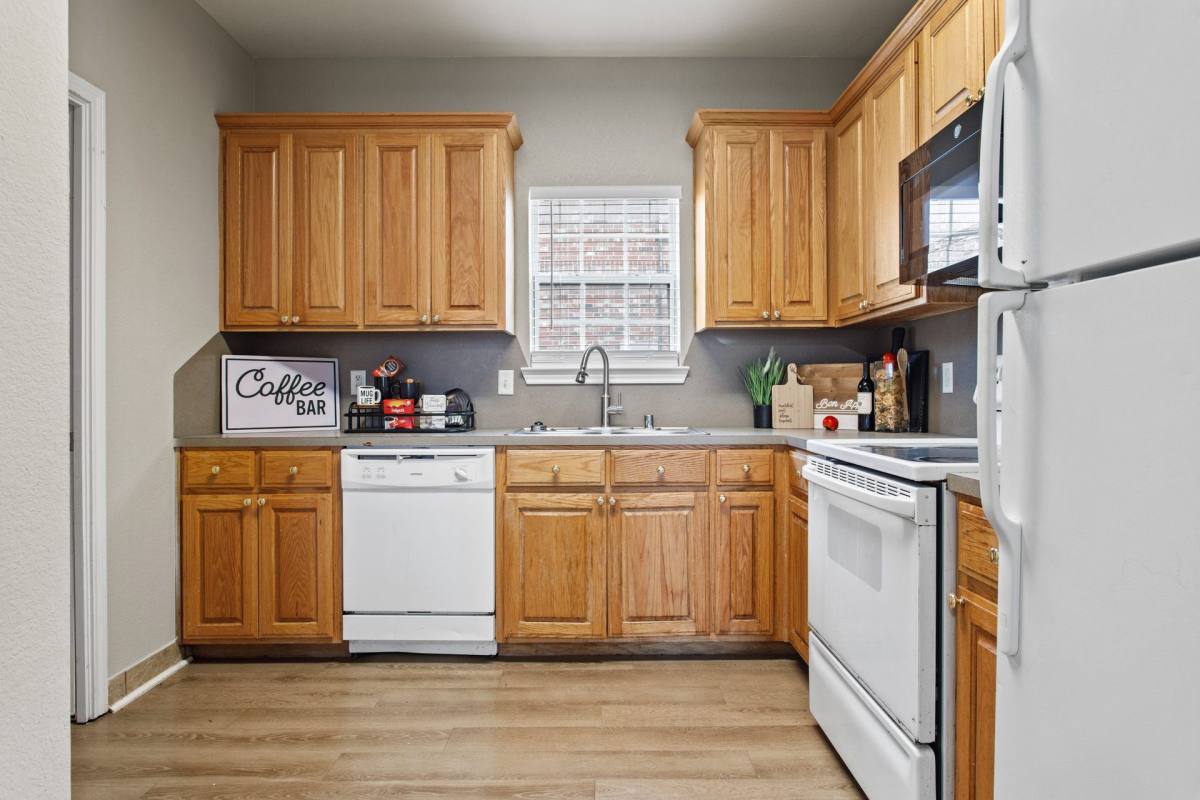 Apartment for rent at 2406 S University Parks Dr, Waco, TX 76706