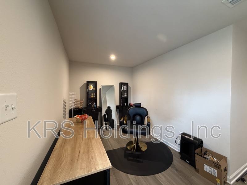 Townhouse for rent at 115 C St, Suffolk, VA 23434