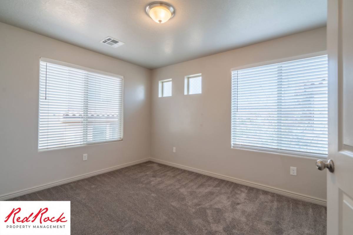 House for rent at 325 N Red Stone Rd, Washington, UT 84780