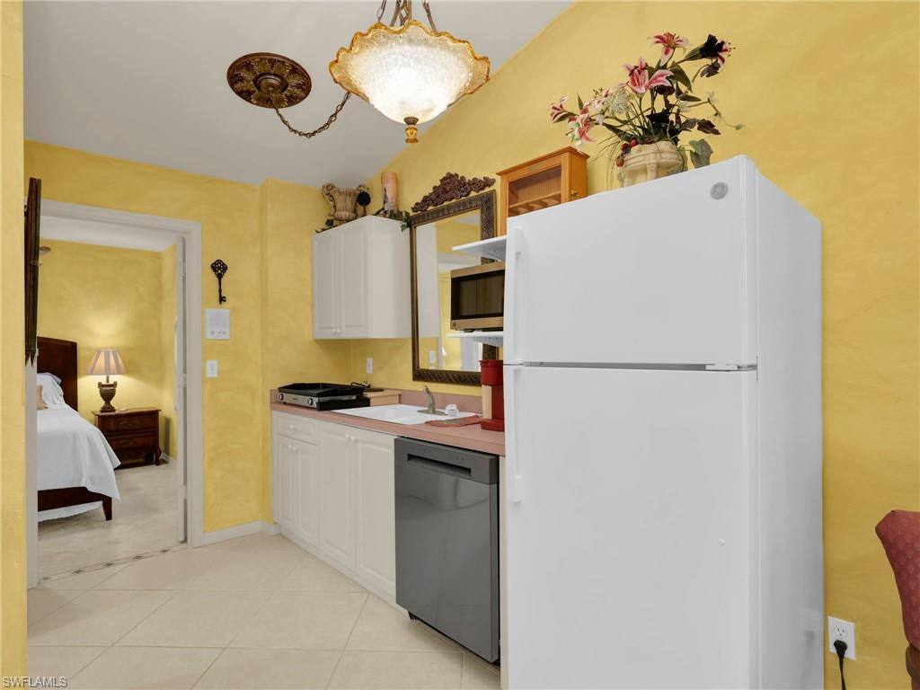 Apartment for rent at 3790 1st Ave NW, Naples, FL 34120