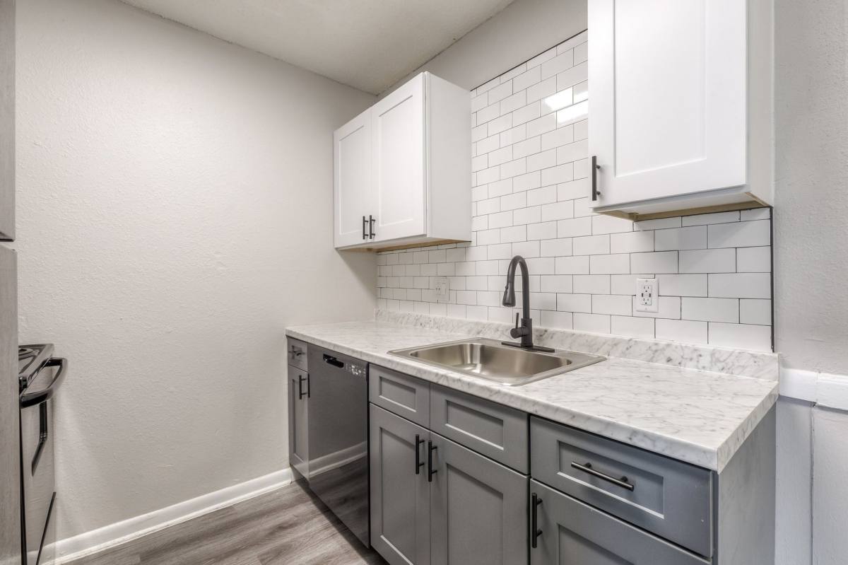 Townhouse for rent at 5555 E 47th Place, Tulsa, OK 74135