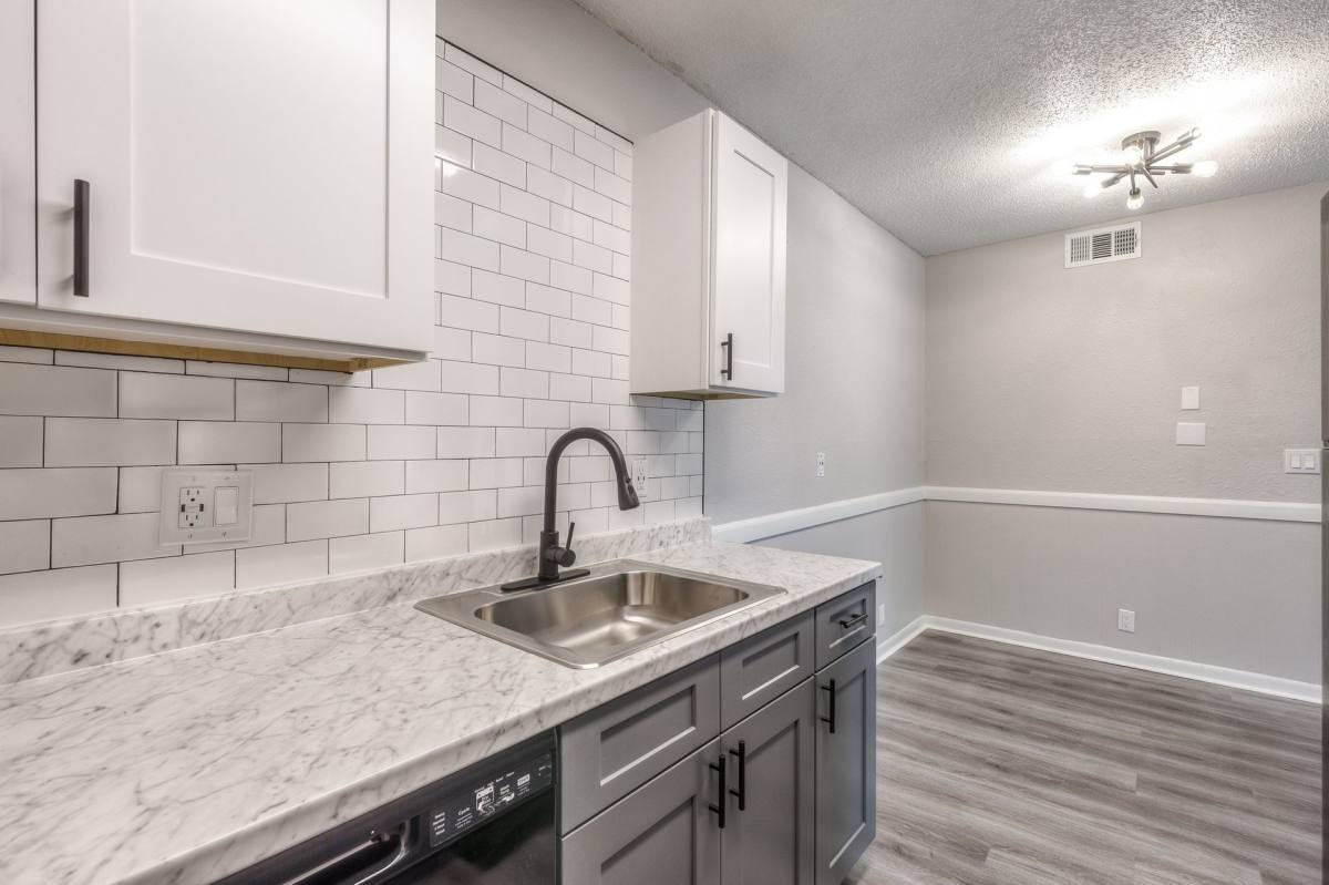 Townhouse for rent at 5555 E 47th Place, Tulsa, OK 74135