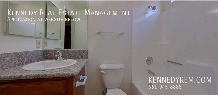 Townhouse for rent at 1757 W Ave J-15 #5, Lancaster, CA 93534