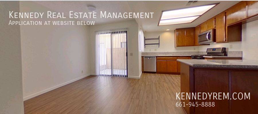 Townhouse for rent at 1757 W Ave J-15 #5, Lancaster, CA 93534