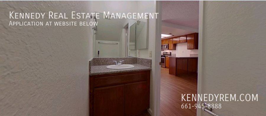Townhouse for rent at 1757 W Ave J-15 #5, Lancaster, CA 93534