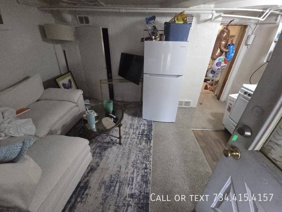 Apartment for rent at 906 Packard St #4, Ann Arbor, MI 48104