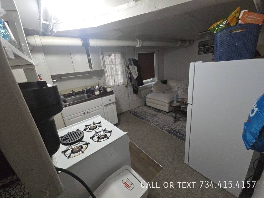 Apartment for rent at 906 Packard St #4, Ann Arbor, MI 48104