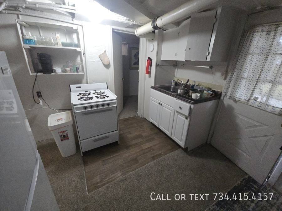 Apartment for rent at 906 Packard St #4, Ann Arbor, MI 48104