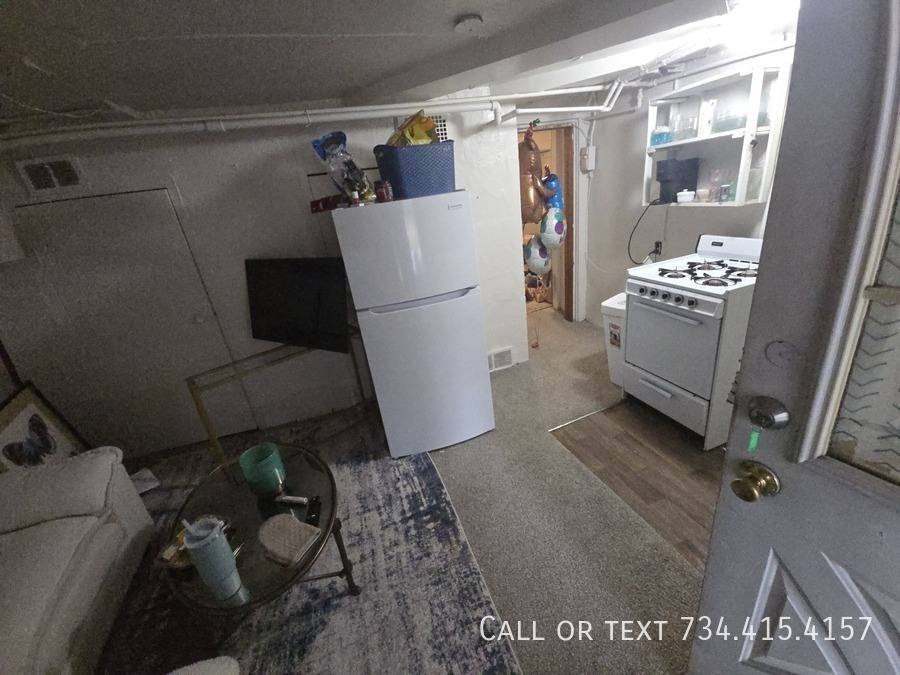 Apartment for rent at 906 Packard St #4, Ann Arbor, MI 48104