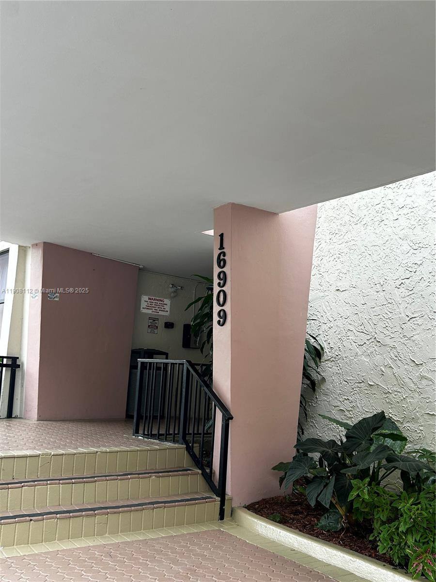 Apartment for rent at 16909 N Bay Rd #103, North Miami Beach, FL 33160