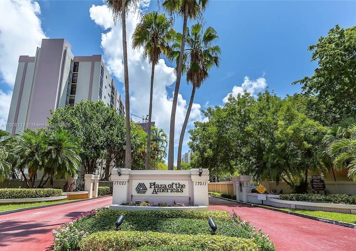 Apartment for rent at 16909 N Bay Rd #103, North Miami Beach, FL 33160