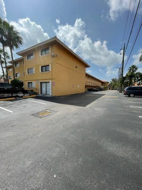 Apartment for rent at 180 Royal Palm Rd #109, Hialeah, FL 33016