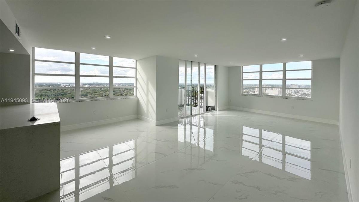 Apartment for rent at 2750 NE 183rd St #2608, North Miami Beach, FL 33160