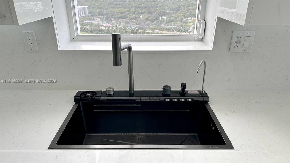 Apartment for rent at 2750 NE 183rd St #2608, North Miami Beach, FL 33160