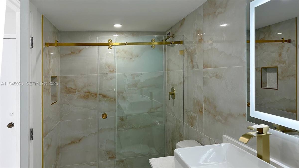 Apartment for rent at 2750 NE 183rd St #2608, North Miami Beach, FL 33160