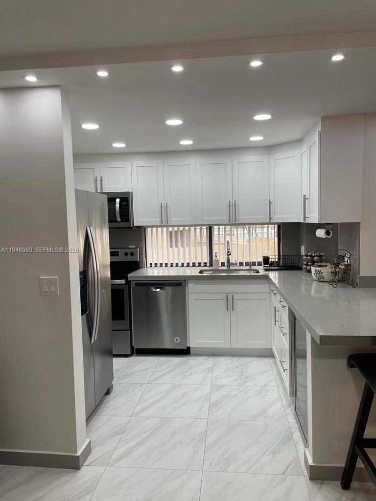 Apartment for rent at 16919 N Bay Rd #104, North Miami Beach, FL 33160
