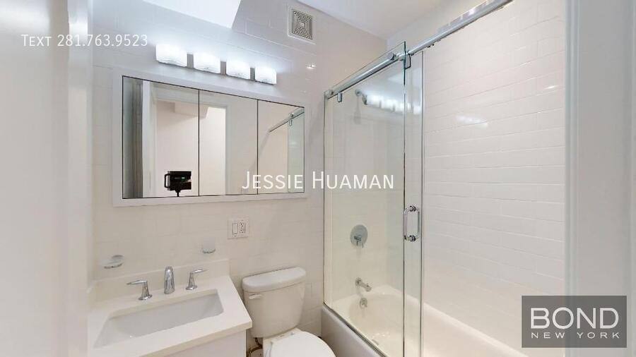Apartment for rent at 157 E 57th St #A, New York, NY 10022