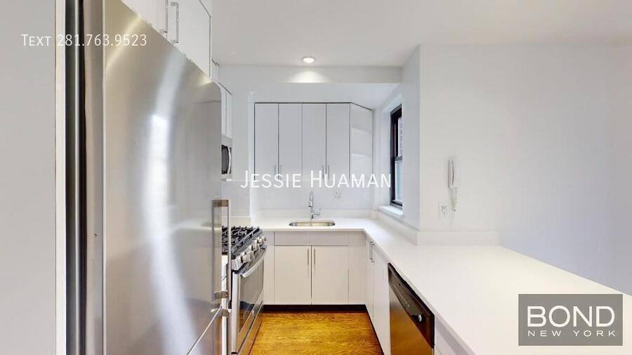 Apartment for rent at 157 E 57th St #A, New York, NY 10022