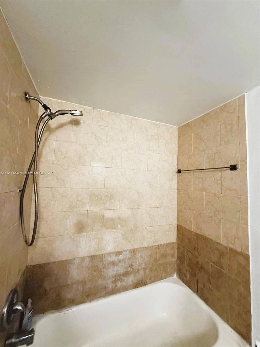 Apartment for rent at 1401 NE 191st St #1401D409, Miami, FL 33179